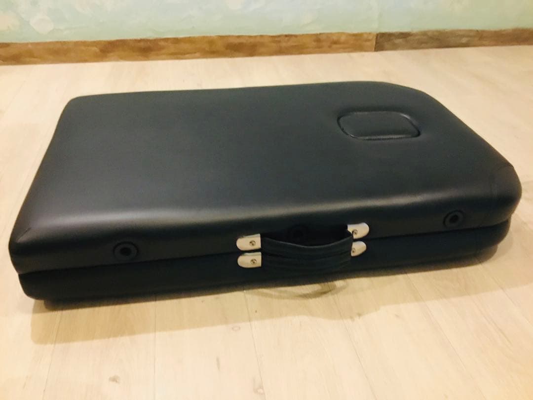 折りたたみ式マッサージベッド エステベッド