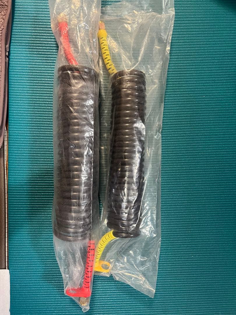 新しい　スパイラルエアーホース赤・黄２本セット