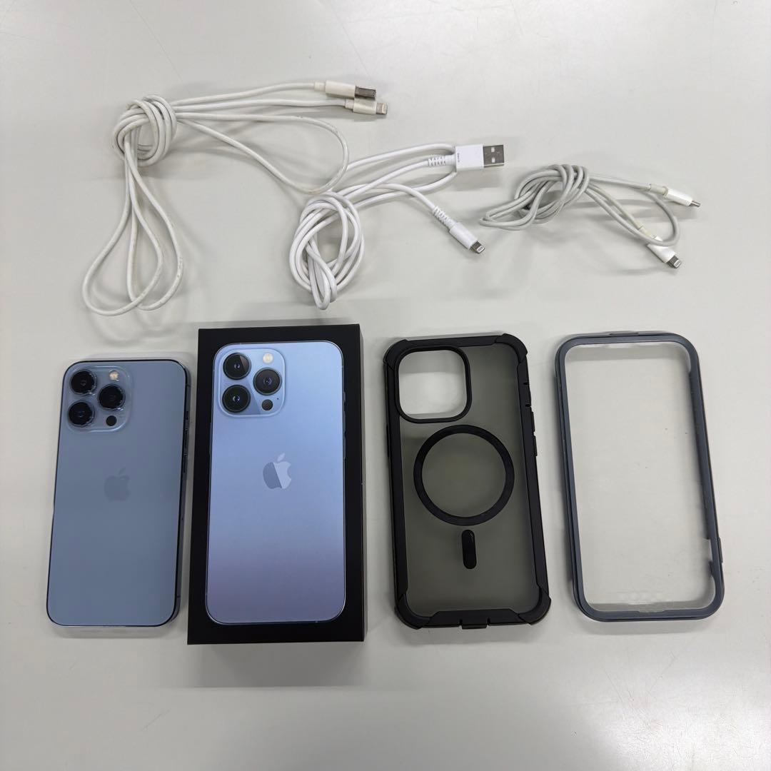 iPhone13 pro 256G 本体 ウォータープルーフケース等付属品多数