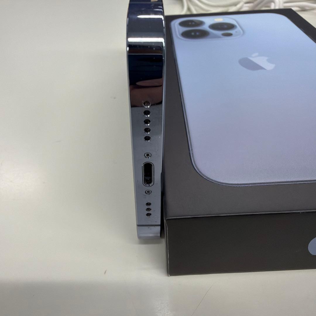 iPhone13 pro 256G 本体 ウォータープルーフケース等付属品多数