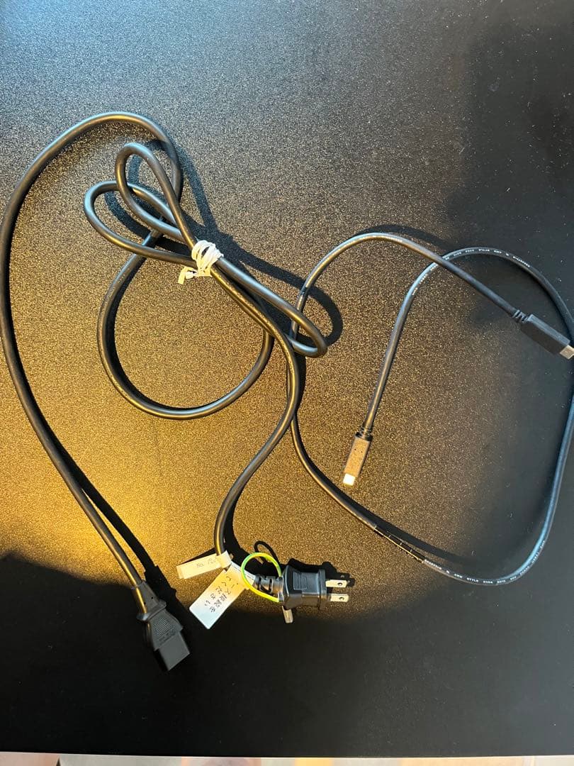 ば*す様 Dell U2723QE