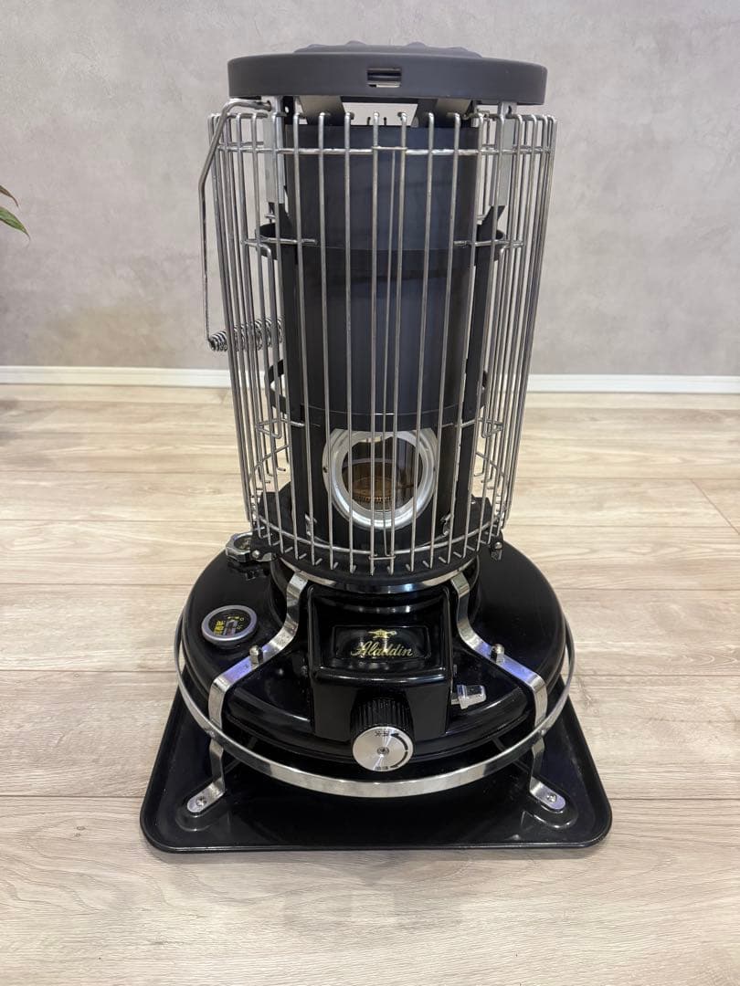 アラジン ストーブ 5年製 ストーブ レトロ 暖房器具　艶消しブラック　オシャレ