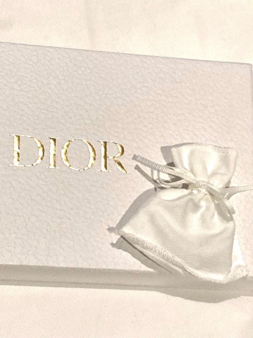 【新品同様】昨年1月購入LadyDiorVoyageur 長財布ラムスキン正規品