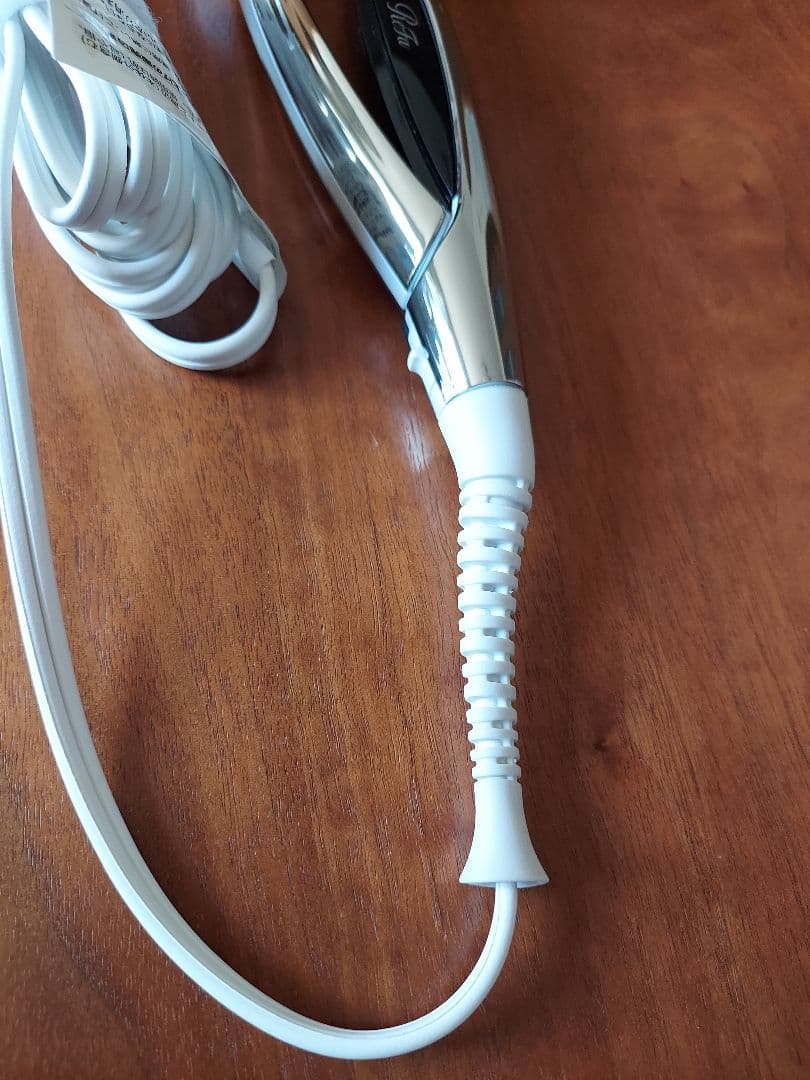 ReFa ストレートヘアアイロン RE-AC02A　ヘアアイロンポーチ付です