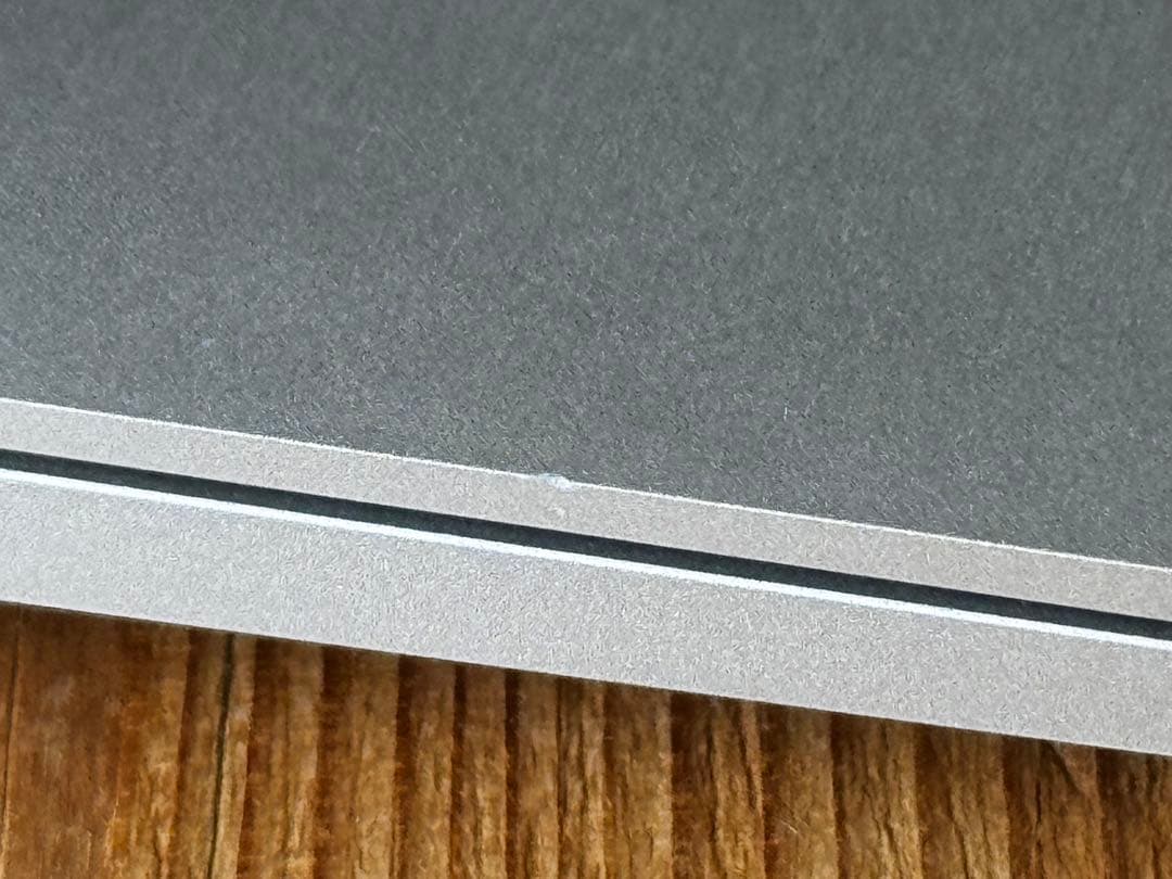 Apple MacBook Air (M1, 2020) 本体　日本語版