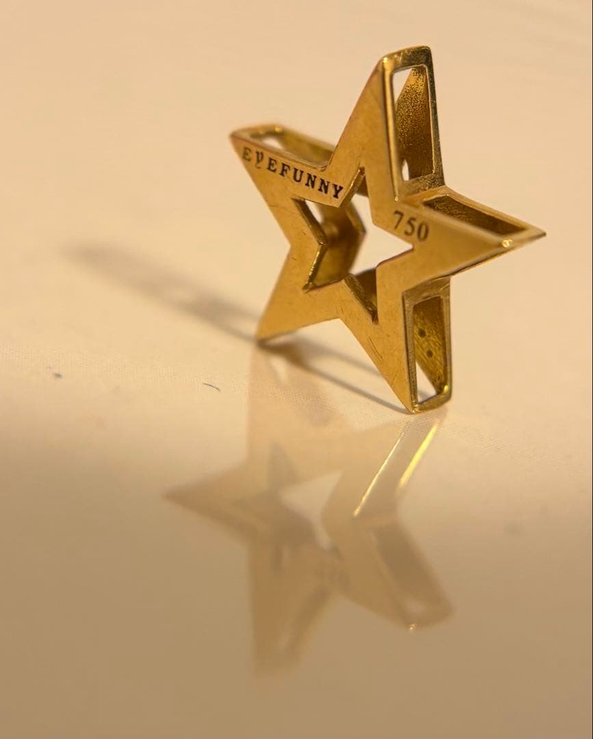 ◆ EYEFUNNY 750ゴールド 星形チャーム ◆