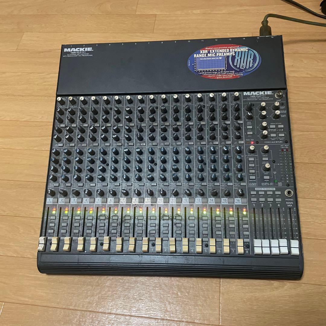 Mackie ミキサー