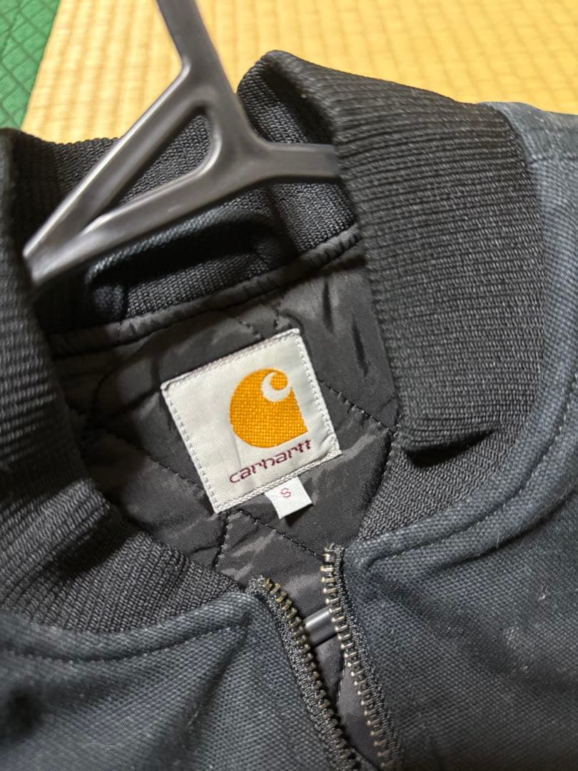 カーハート　ダウンベスト