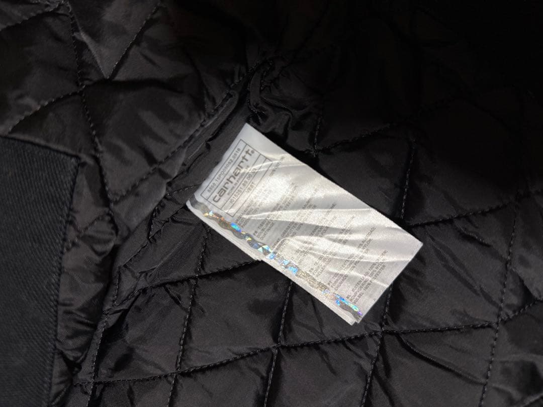 カーハート　ダウンベスト