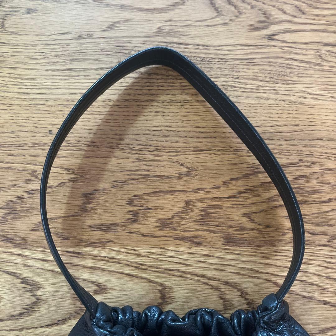 Aeta DA02 ブラック ショルダーバッグ