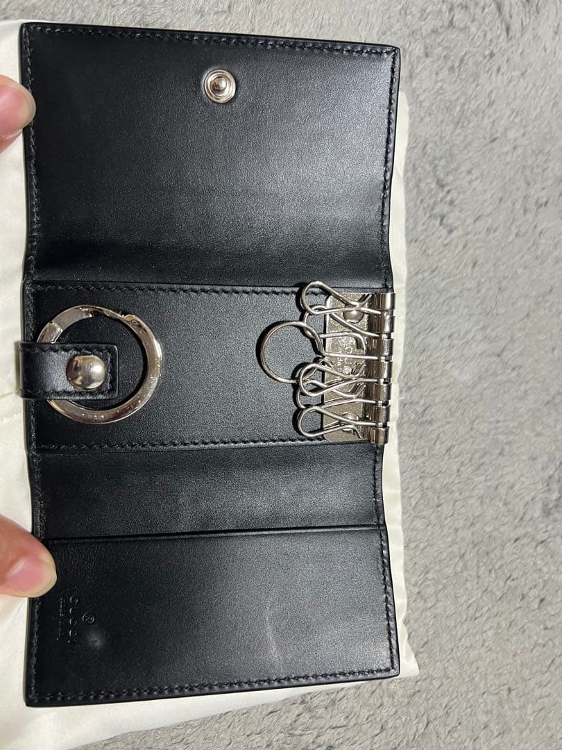GUCCI グッチ キーケース ブラック 黒 6連 型押し