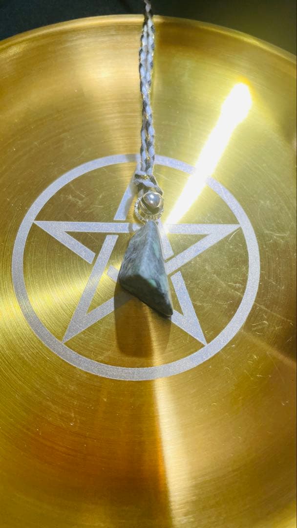 本日ラスト❣️即購入可✨2月22日‼️限定1✨糸魚川翡翠 昇り白蛇と卵❣️