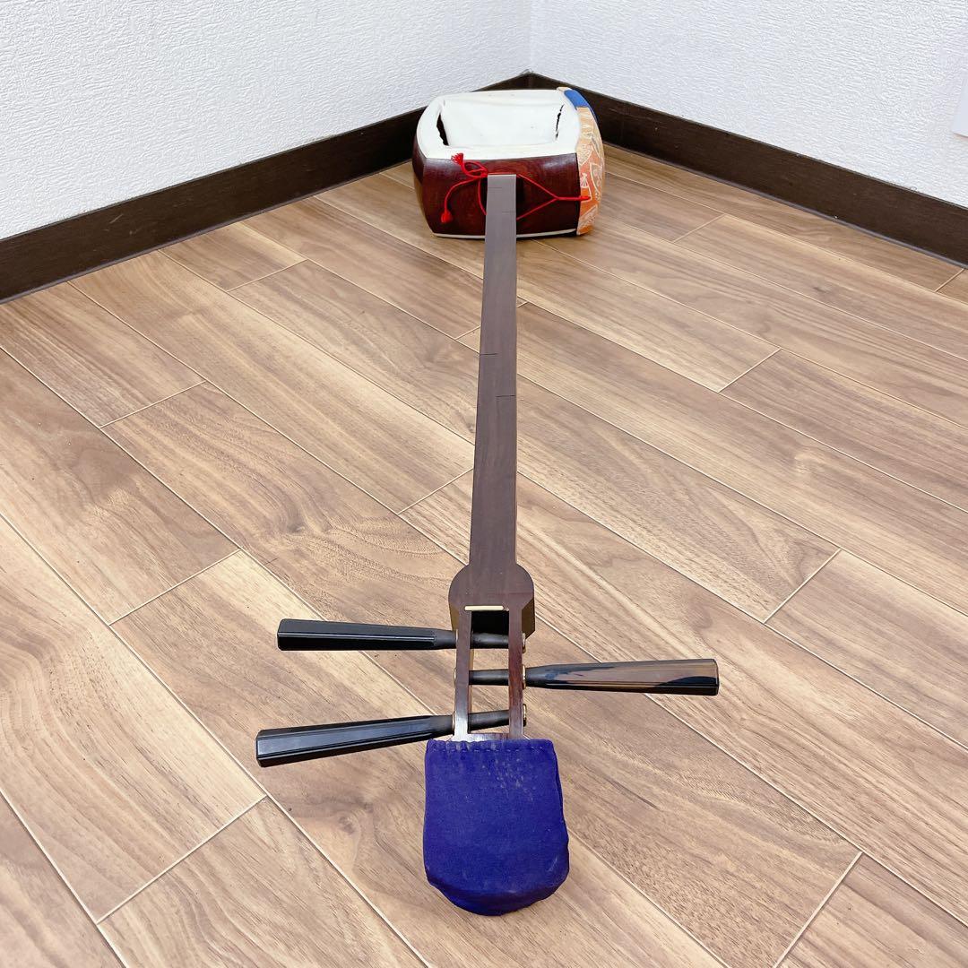 三味線 紅木 虎トチ 細棹 綾杉胴 和楽器　鳩胸　金細