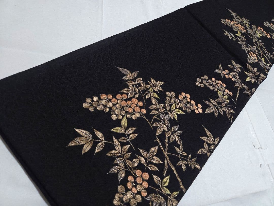A5 美品 さが美 南天の実 金糸 黒 六通 正絹 フォーマルな袋帯