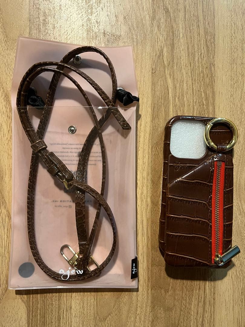 ajew エジュー ブラウン 色つきクロコ