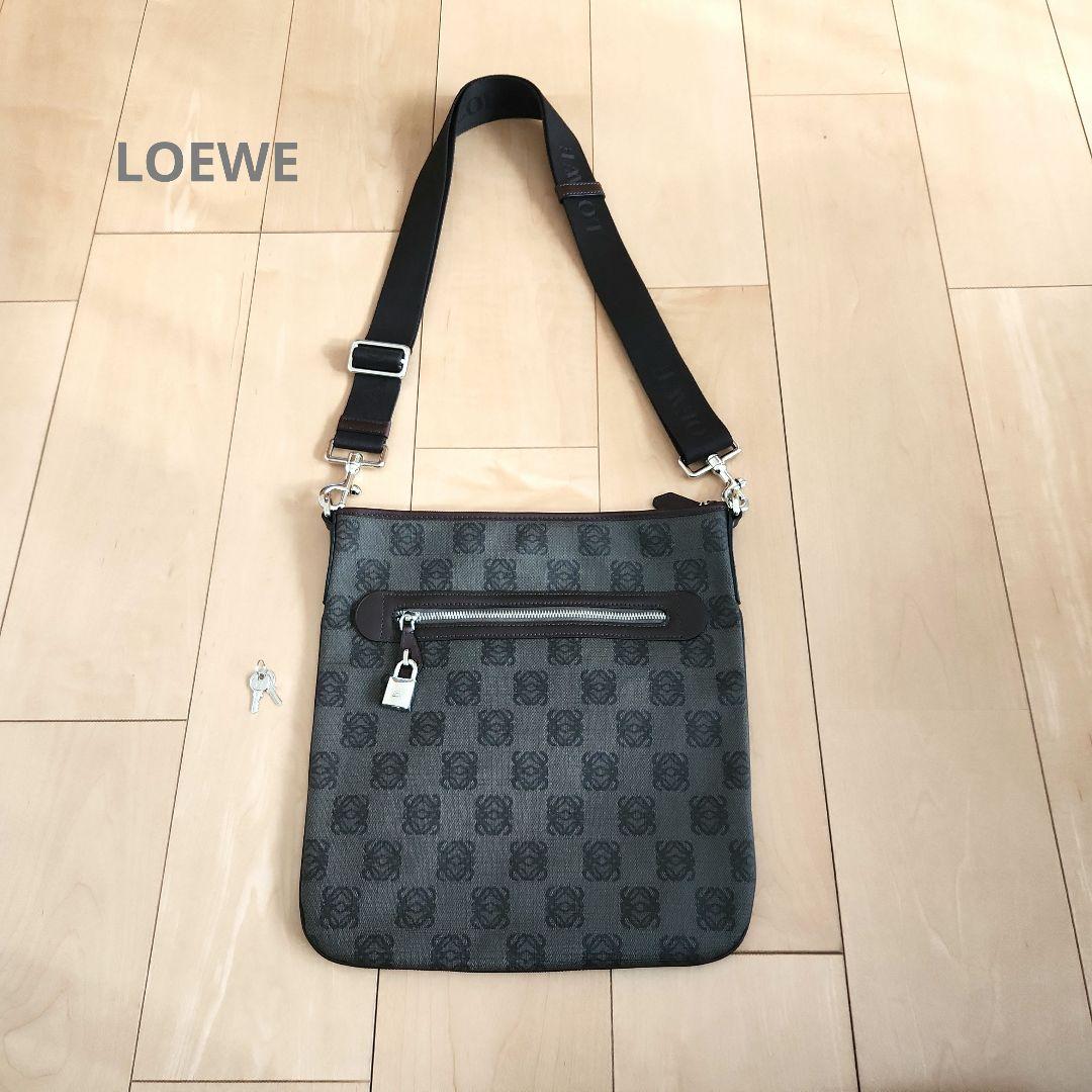 LOEWE　モノグラム柄 ショルダーバッグ　ブラウン