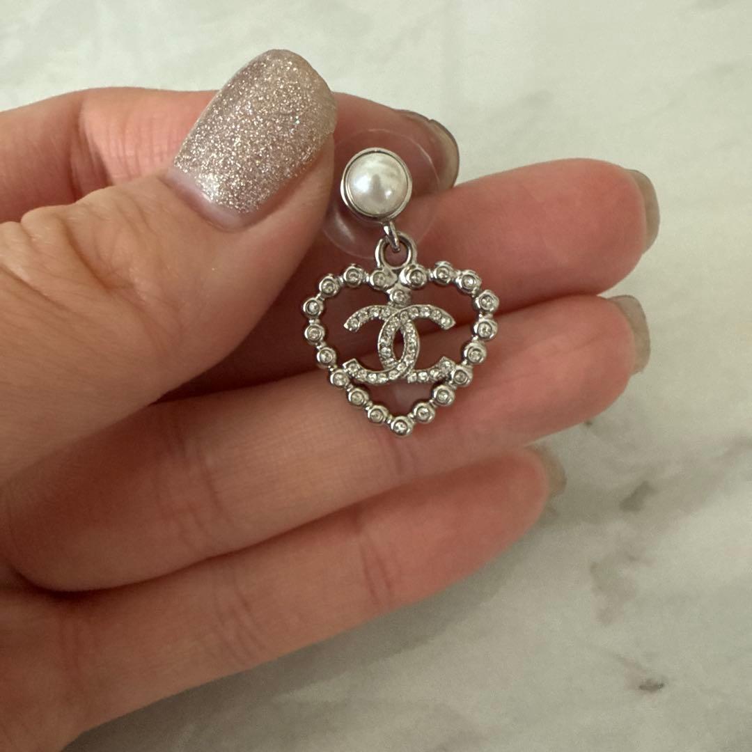 CHANEL ハート型ピアス 片耳用