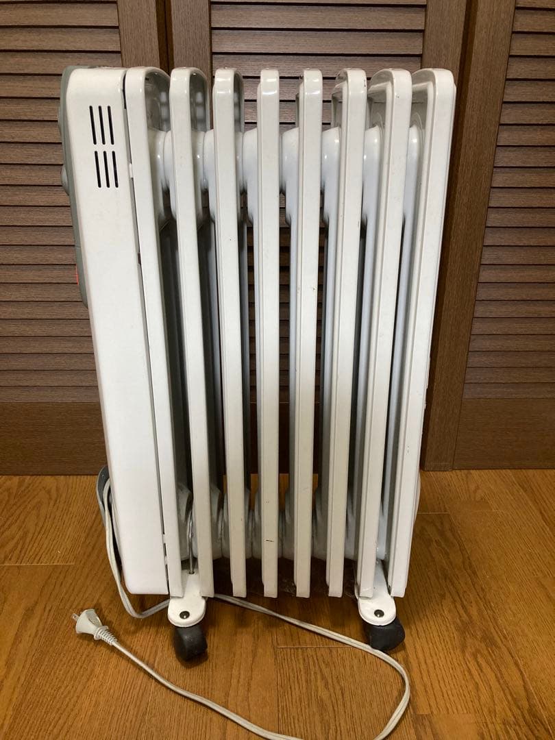 DeLongi デロンギ　オイルヒーター　HR030812EC