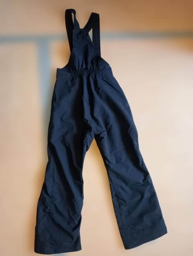 子供用スキーウェア　デサント ピンクジャケット 黒パンツ　インナーつき