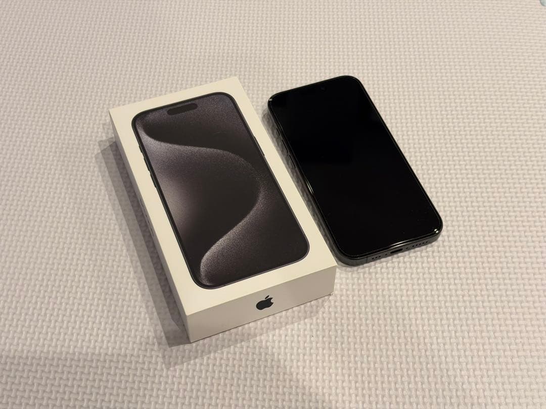 [美品]iPhone 15 Pro ブラックチタニウム 512GB SIMフリー