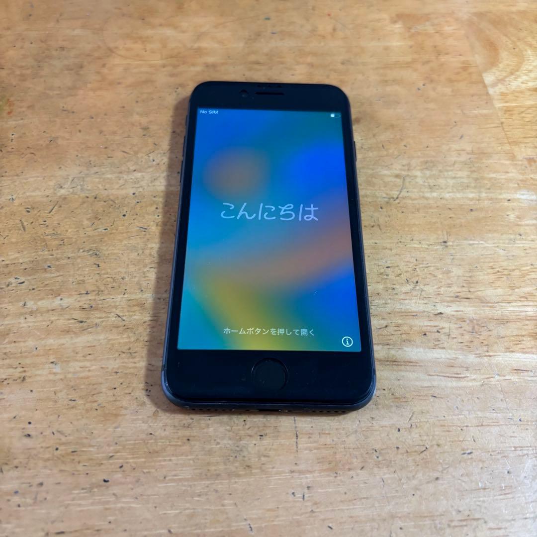 iPhone 8 本体　スペースグレイ 64 GB