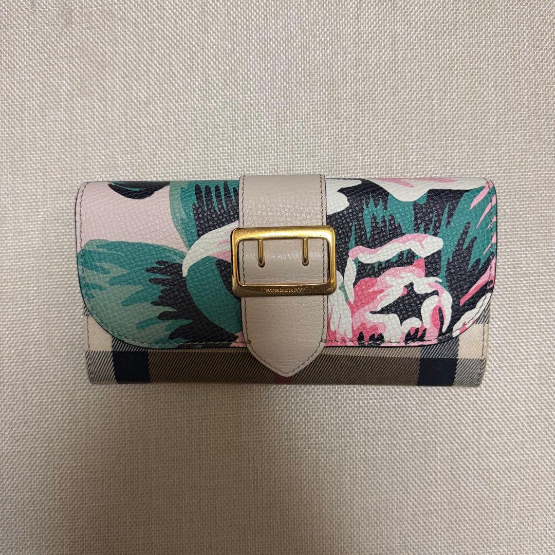 Burberry フローラルプリント 長財布