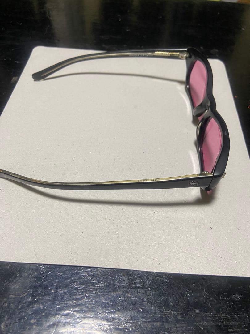 ストゥーシー　サングラス