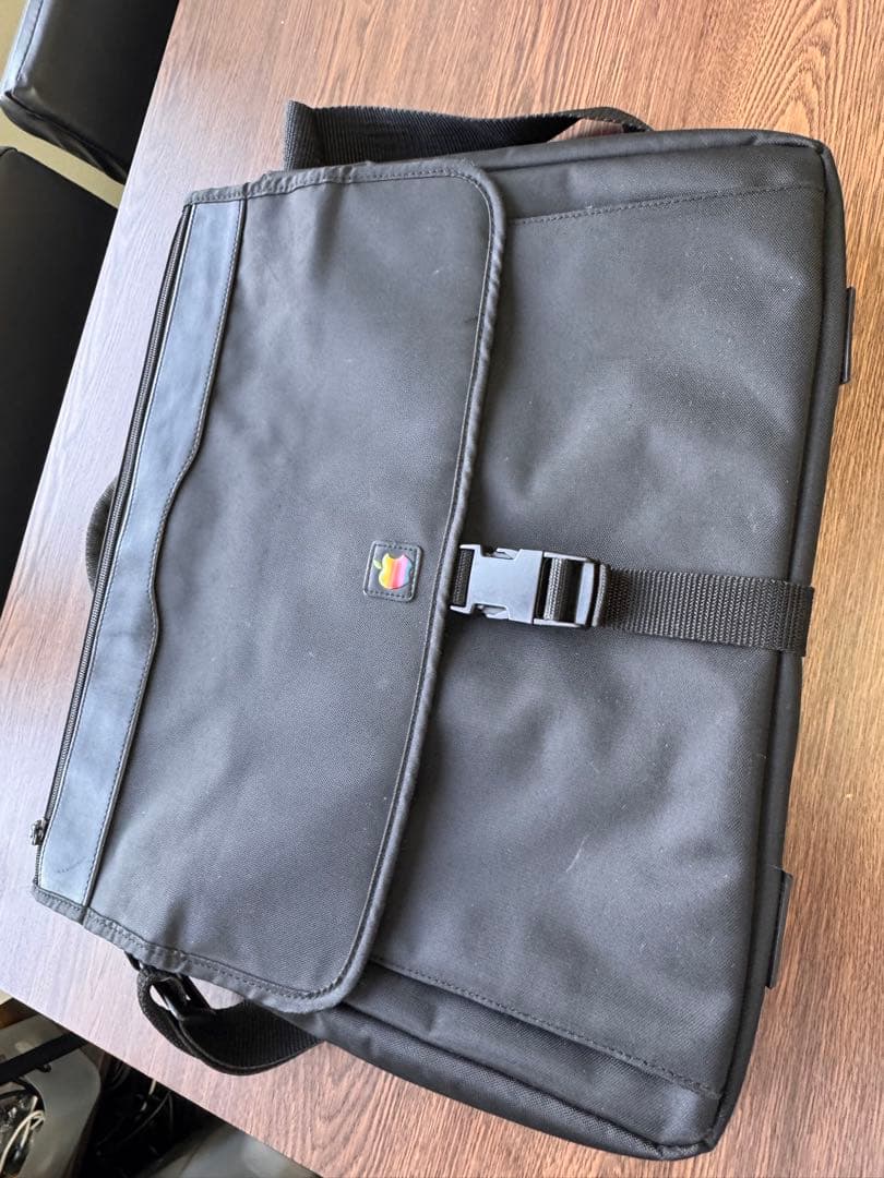 新品同様。奇跡のビンテージAppleバッグ 黒