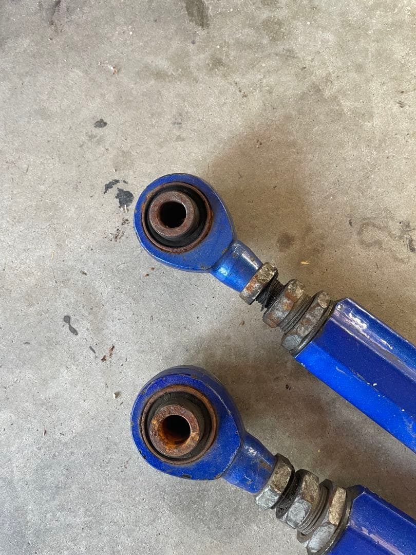 MEGAN RACING アッパーアーム