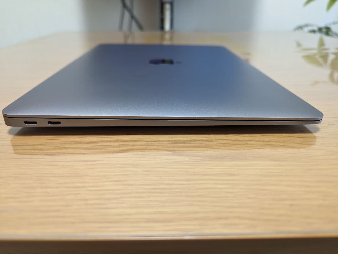MacBook Air スペースグレイ 4コア 256GB SSD＋付属品5点