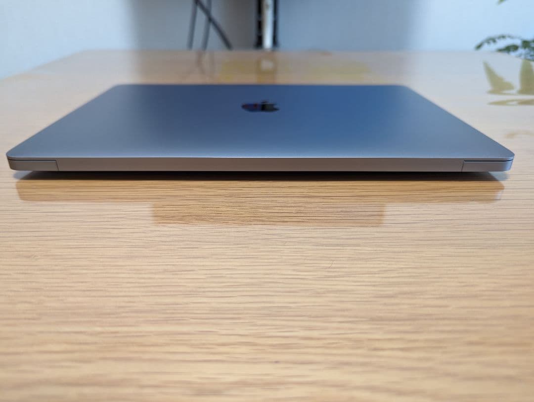 MacBook Air スペースグレイ 4コア 256GB SSD＋付属品5点