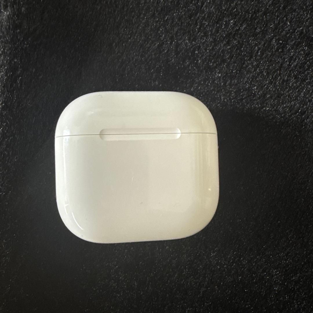 Apple AirPods 4本体と充電ケースノイキャンあり