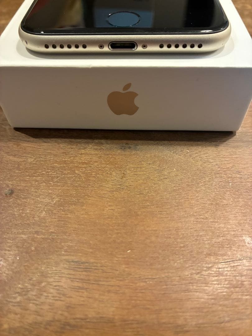 Apple iPhone SE第3世代64GB SIMフリー