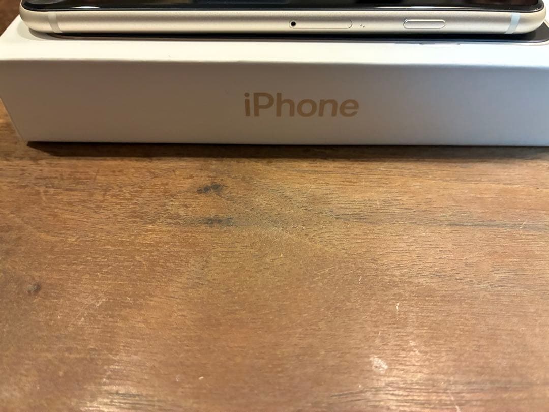 Apple iPhone SE第3世代64GB SIMフリー