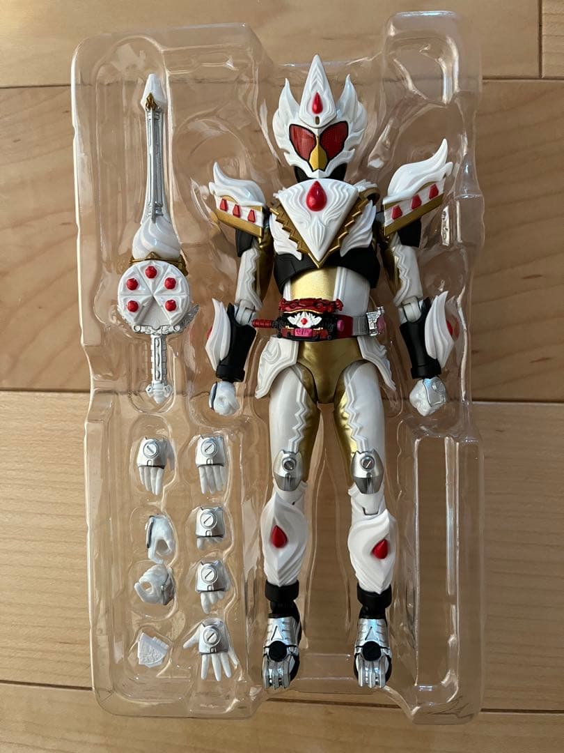 SHFiguarts 仮面ライダーガヴ　ケーキキングフォーム