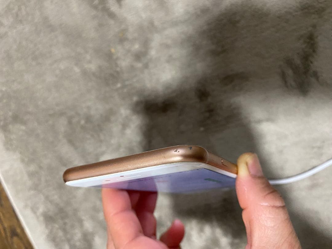 S*）様 iPhone 8 64GB 電池　77% ゴールドピンク