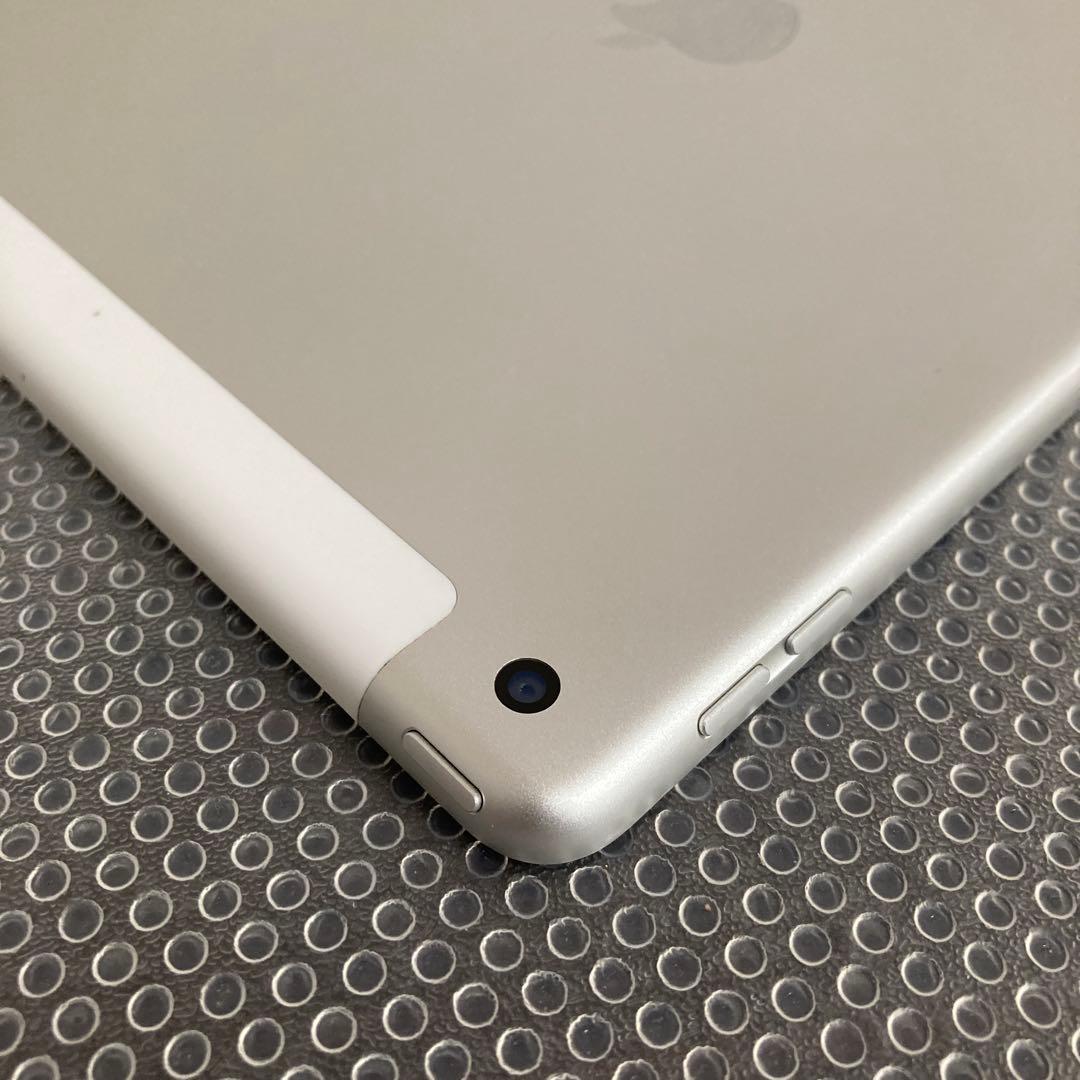 3641【早い者勝ち】電池ほぼ新品☆iPad8第8世代32GB SIMフリー☆