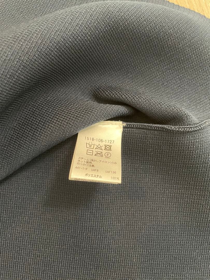 UNITED ARROWS フリルノースリーブ　ベストネイビー