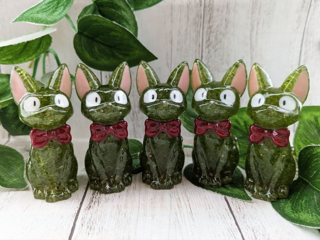 【ふーか】②ミニサイズ！ペリドットの蝶ネクタイねこちゃん形オルゴ☆他４点