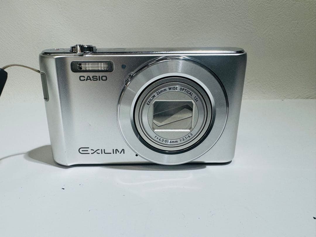 ★美品★CASIO EXILIM EX-ZS240 シルバー /デジタルカメラ