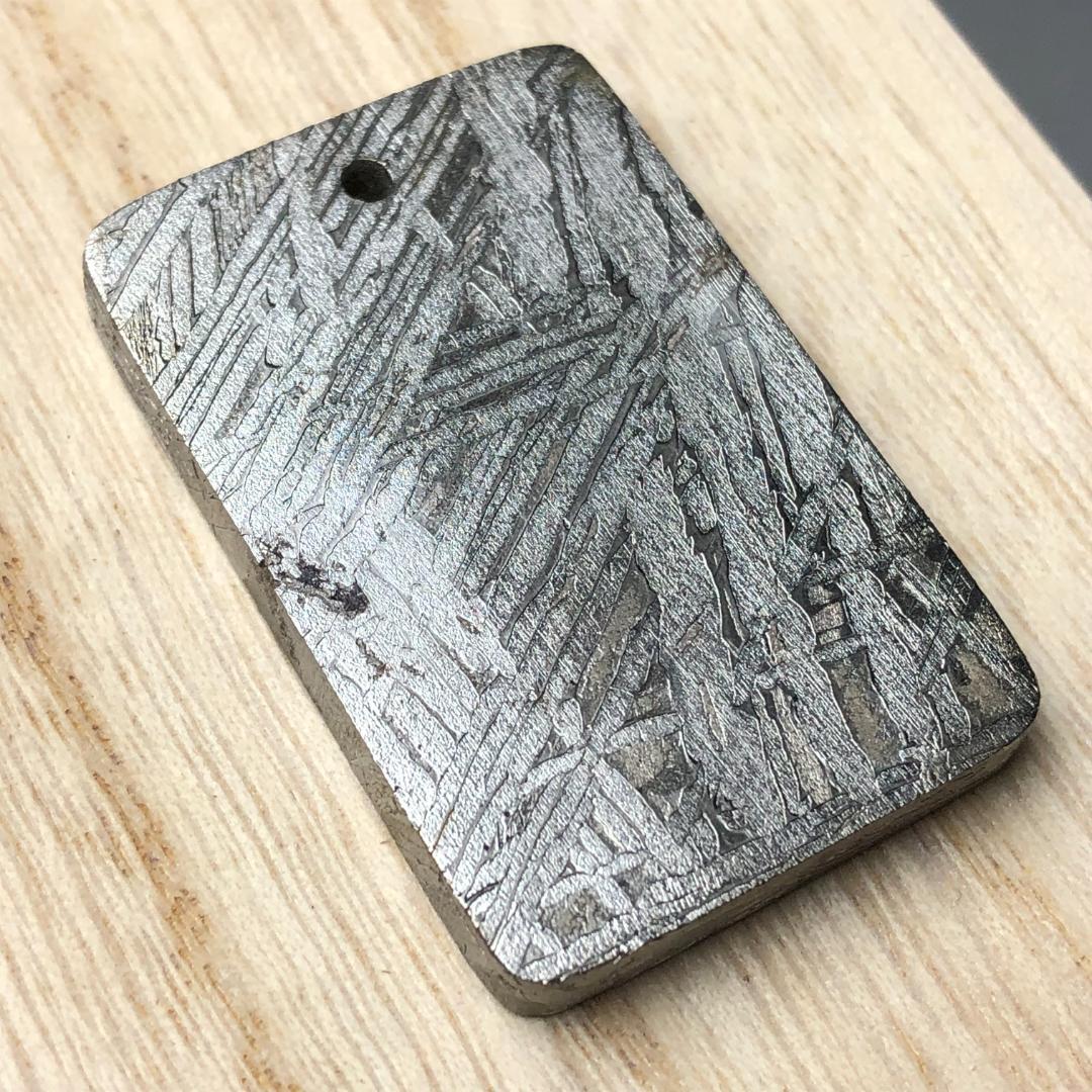 隕石 鉄隕石　アルタイ隕石　ペンダントトップ　ナチュラル　原石　重さ約42g