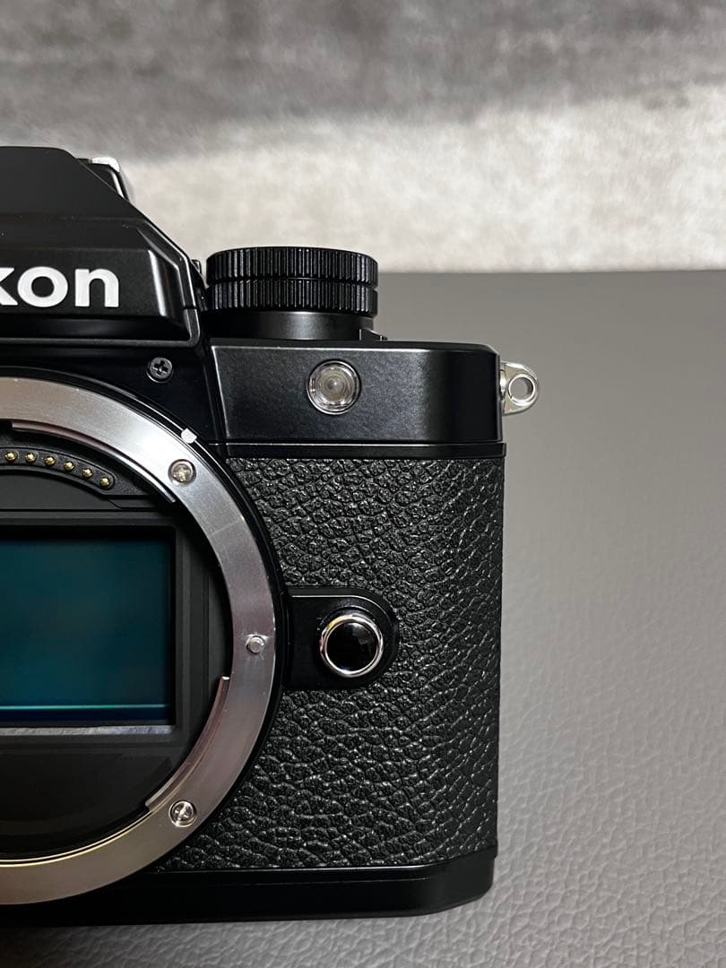 【新品購入品】Nikon Z f 40/2 レンズキット　ミラーレス一眼カメラ