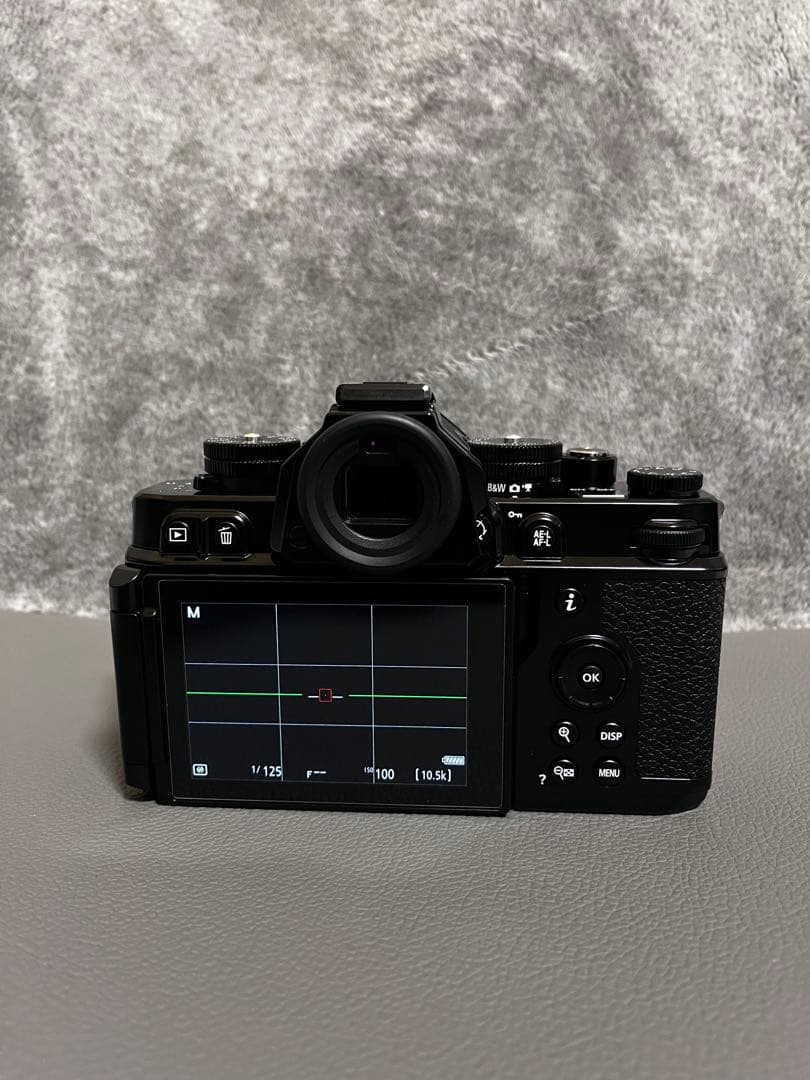 【新品購入品】Nikon Z f 40/2 レンズキット　ミラーレス一眼カメラ
