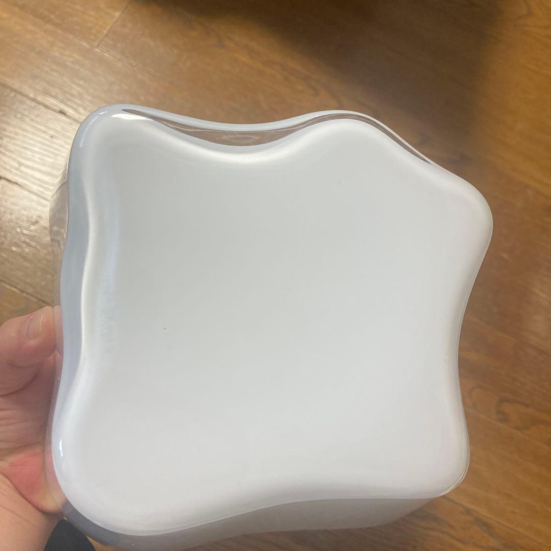 花びら型ホワイト花器 中型