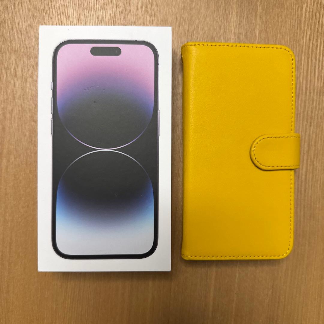 Apple iPhone 14 Pro 本体　手帳型ケース付き