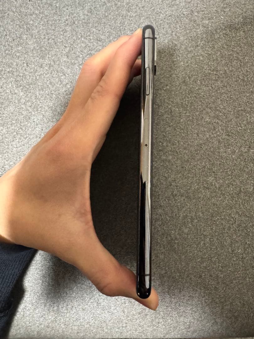 【美品】 Apple iPhone Xs Maxスペースグレー