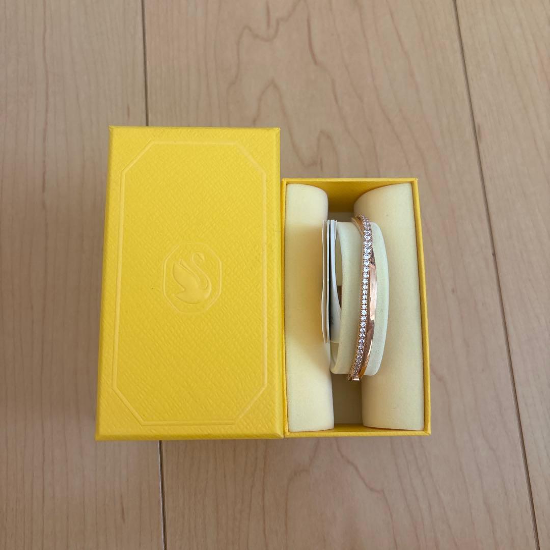 【未使用】Swarovski ローズゴールド バングル　箱付き