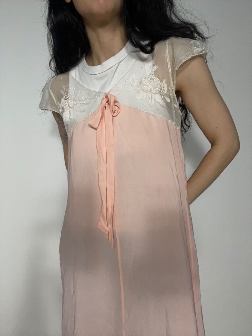 1930年代 フランス製 ヴィンテージ ピンク スリップドレス 刺繍入り