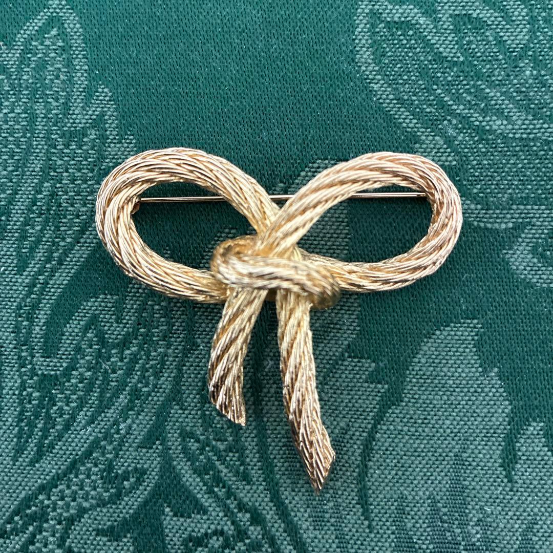 お値下げしました！　美品　Christian Dior ロープリボンブローチ
