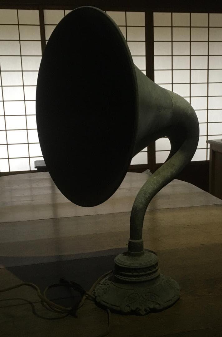 元台座！[ラッパ型・蓄音機用・ホーンスピーカー]／詳細不明